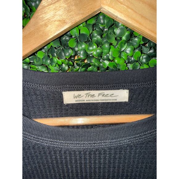 We The Free, Thermal Sweater, Black Nikki Knit Thumb Hole Top, Size M - Picture 3 of 5